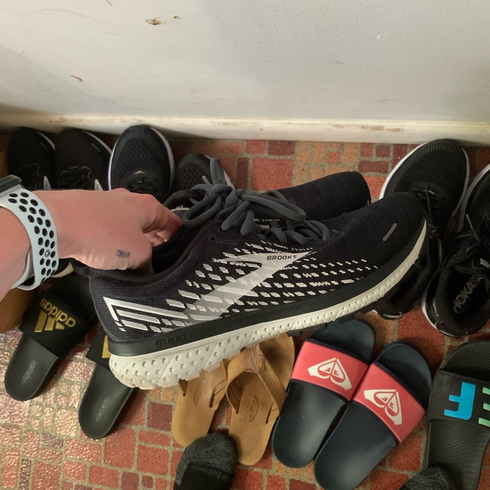 Brooks ghost 13 lightly worn. Very comfortable.